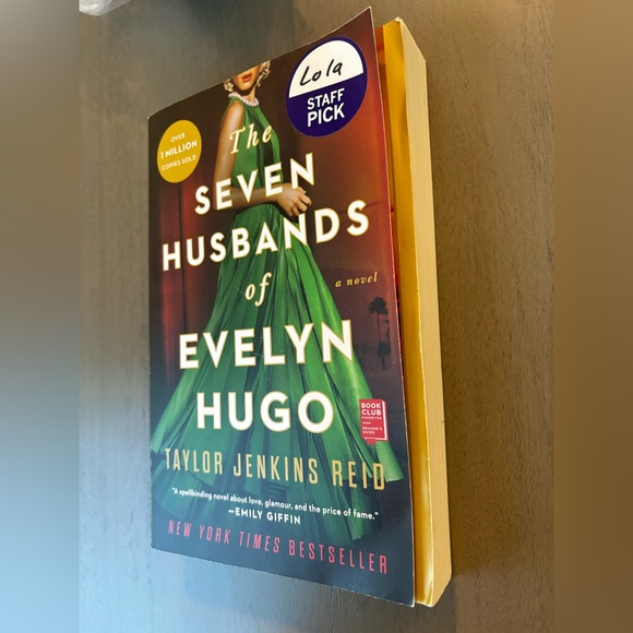 Books (x3) - Picture 2 of 7